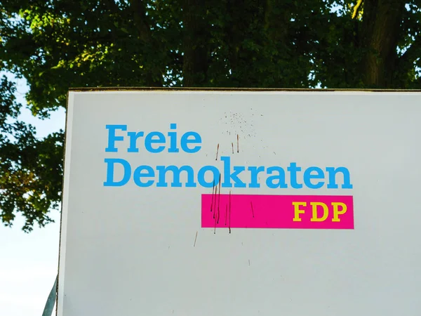 Carteles electorales con los candidatos a canciller del FDP Frei Demokraten — Foto de Stock