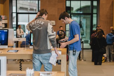 yeni apple smartphone satış başlıyor