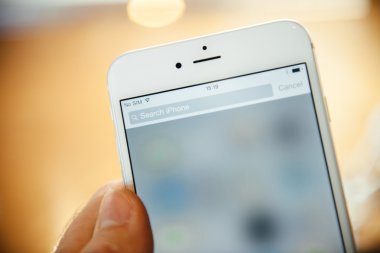Yeni iphone 6 ve iphone 6 artı elinde