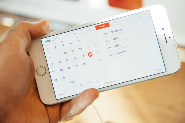 Yeni iphone 6 ve iphone 6 artı elinde