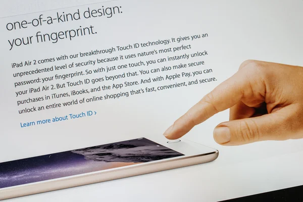 New Apple Computers product laucnhed - iPad Air 2 — Stock Photo, Image