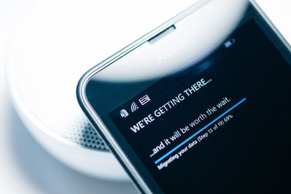 Nokia любуется Microsoft Widowntoone
