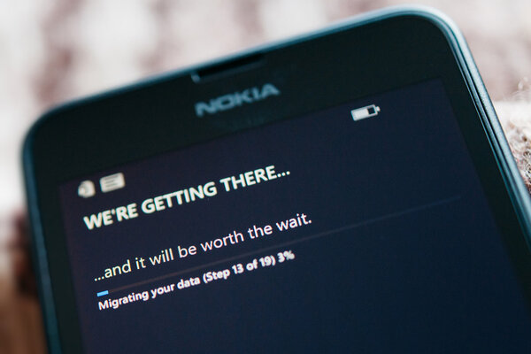 Nokia любуется Microsoft Widowntoone
