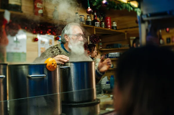 El mercado de Navidad más antiguo de Europa - Estrasburgo, Alsacia, Fran —  Fotos de Stock