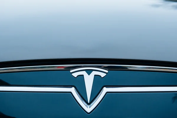 Tesla Model s Elektroauto emissionsfrei — Stockfoto