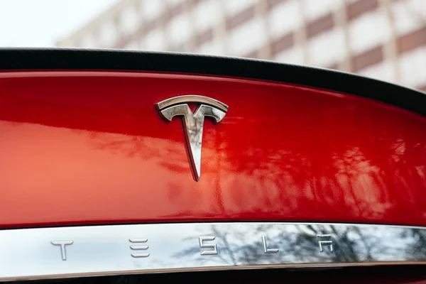 Tesla Model s Elektroauto emissionsfrei — Stockfoto