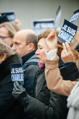 Strazburg için o Paris saldırıda sessiz gece nöbeti tutar