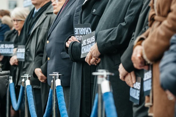 Strasbourg holds silent vigil for those killed in Paris attack — Stock Photo, Image