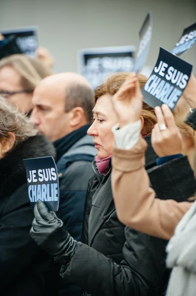 Страсбург тримає silent пильнування для тих, хто загинув у Парижі атаки — стокове фото