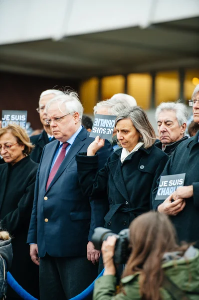 Estrasburgo mantiene vigilia silenciosa por los muertos en el ataque de París — Foto de Stock