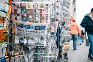 Kitle birlik ralli düzenlenen son terörist takip Strazburg'da bir