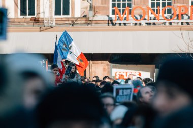 Kitle birlik ralli düzenlenen son terörist takip Strazburg'da bir