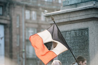 Kitle birlik ralli düzenlenen son terörist takip Strazburg'da bir
