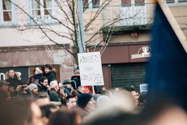 Kitle birlik ralli düzenlenen son terörist takip Strazburg'da bir