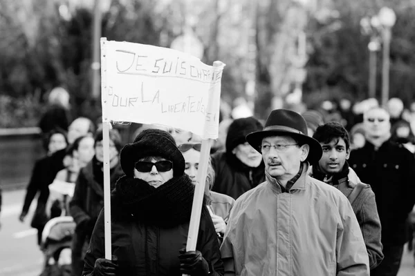 Массовый митинг единства в Страсбурге после недавнего теракта — стоковое фото