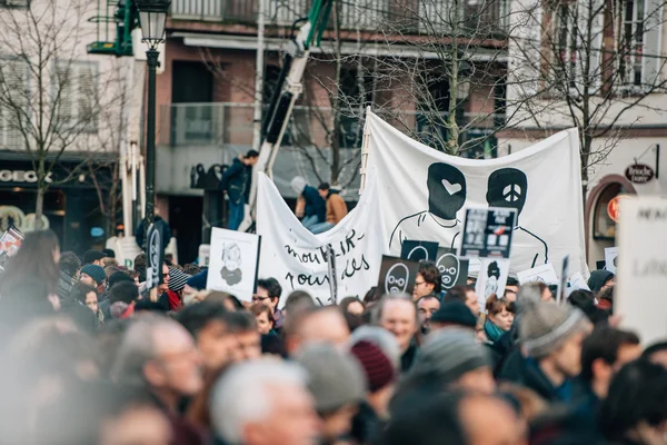 Μαζική ενότητα συλλαλητήριο που πραγματοποιήθηκε στο Στρασβούργο μετά την πρόσφατη τρομοκρατική μια — Φωτογραφία Αρχείου