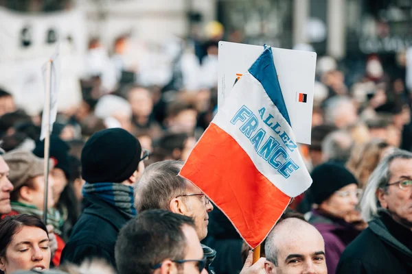Массовый митинг единства в Страсбурге после недавнего теракта — стоковое фото