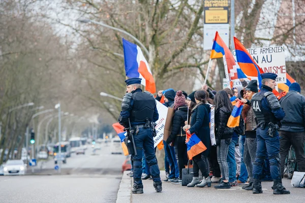 Armenian and Turkey diaspora protesting — Stock Photo, Image