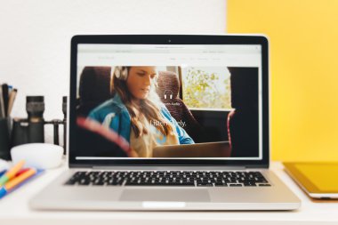 Elma elma izle, Macbook Retina ve tıbbi araştırma başlattı 