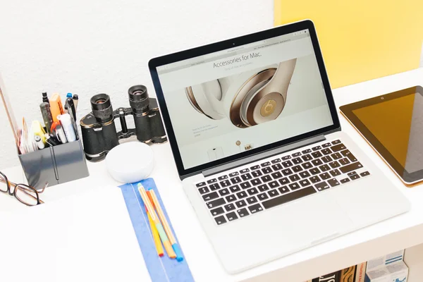 Elma elma izle, Macbook Retina ve tıbbi araştırma başlattı 