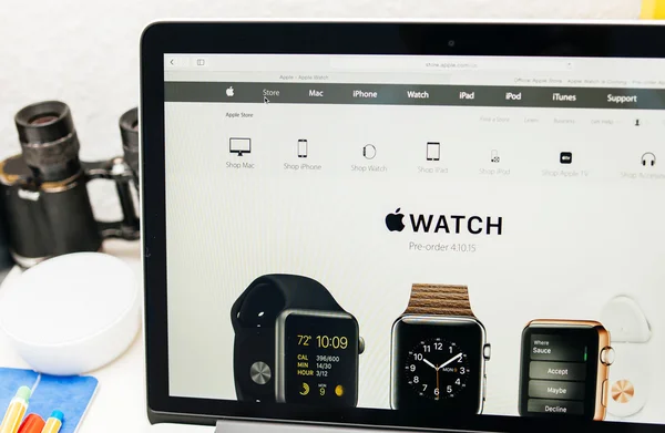Apple lanserer Apple Watch, MacBook Retina og medisinsk forskning. – stockfoto