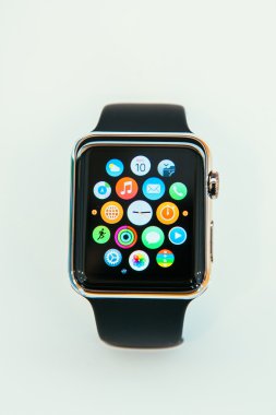 Elma izle başlar dünya çapında - ilk smartwatch App üzerinden satış