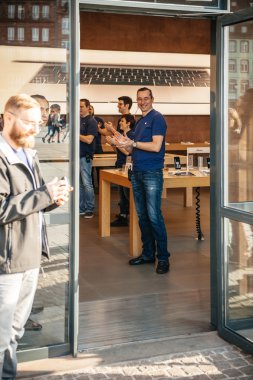 Elma izle başlar dünya çapında - ilk smartwatch App üzerinden satış