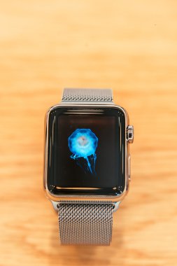 Elma izle başlar dünya çapında - ilk smartwatch App üzerinden satış