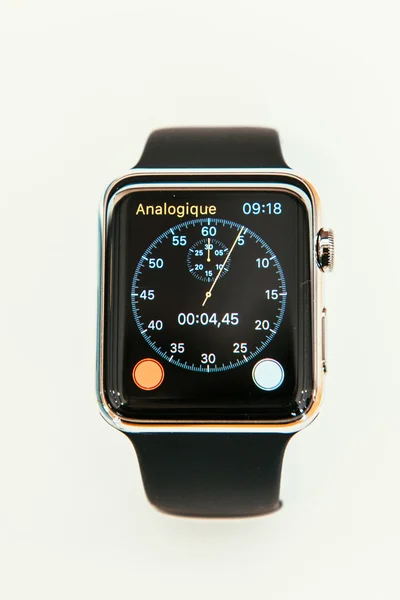 Apple Watch starts selling worldwide - first smartwatch from App — Stock Photo, Image