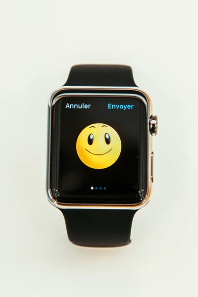 Apple Watch starts selling worldwide - first smartwatch from App — Stock Photo, Image