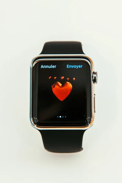 Elma izle başlar dünya çapında - ilk smartwatch App üzerinden satış — Stok fotoğraf