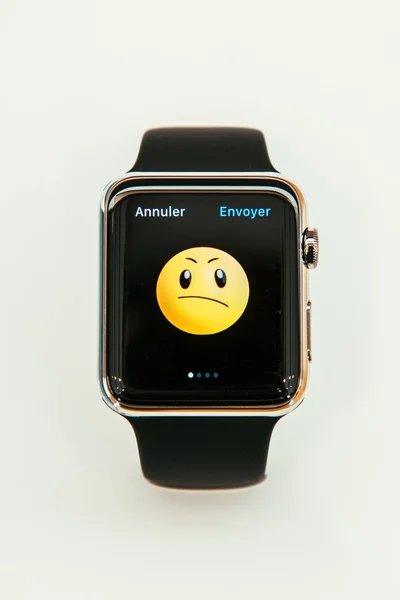 Apple Watch kezdődik értékesítési világszerte - első smartwatch alkalmazásból — Stock Fotó