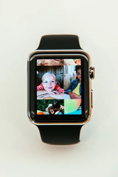 Apple Watch startet weltweiten Verkauf - erste Smartwatch per App — Stockfoto