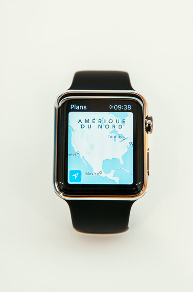 Apple Watch начинает продавать по всему миру - первые умные часы от App
