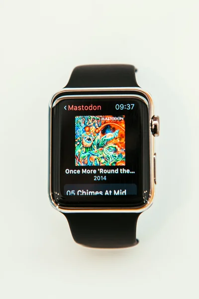 Apple Watch inizia a vendere in tutto il mondo primo smartwatch da App — Foto Stock