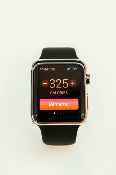 Apple Watch startet weltweiten Verkauf - erste Smartwatch per App — Stockfoto