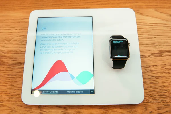 Apple Watch startet weltweiten Verkauf - erste Smartwatch per App — Stockfoto