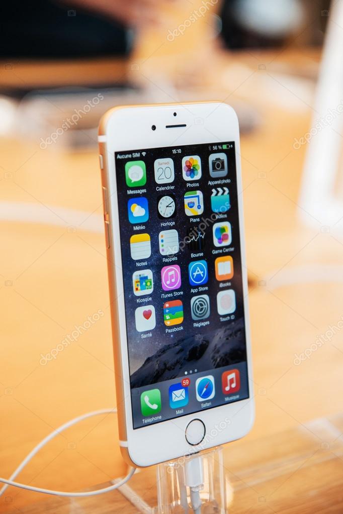Новый IPhone 6 Plus На Стенде – Стоковое Редакционное Фото.
