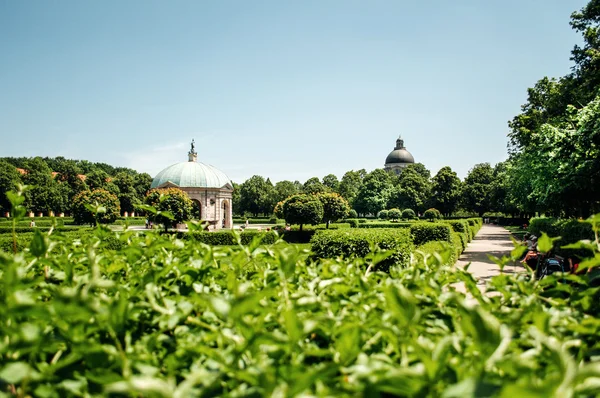 Parque alemán en Munchen con Dianatempel — Foto de Stock