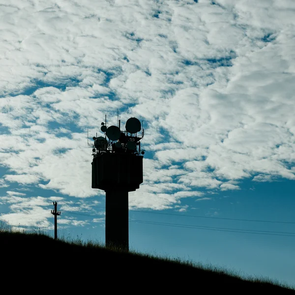 Telecommunicatie mast Tv antennes silhouet — Stockfoto