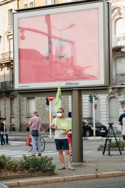 People protesting against air pollution