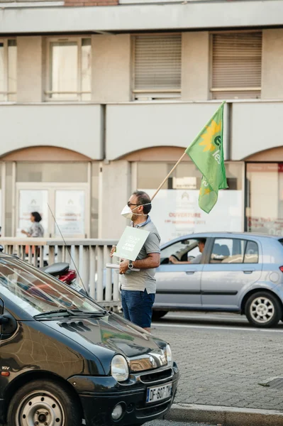 People protesting against air pollution