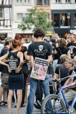 Pilot balina tutuklanması karşı katliam protesto deniz çoban