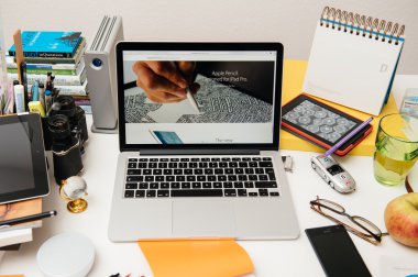 Apple bilgisayarlar yeni ipad Pro, iphone 6s, 6s artı ve Apple Tv
