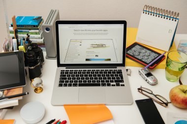 Apple bilgisayarlar yeni ipad Pro, iphone 6s, 6s artı ve Apple Tv