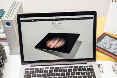 Apple bilgisayarlar yeni ipad Pro, iphone 6s, 6s artı ve Apple Tv