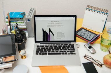 Apple bilgisayarlar yeni ipad Pro, iphone 6s, 6s artı ve Apple Tv