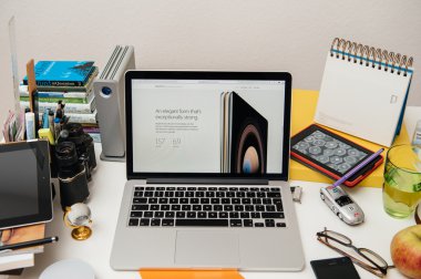 Apple bilgisayarlar yeni ipad Pro, iphone 6s, 6s artı ve Apple Tv