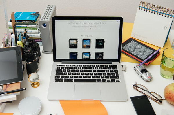 Apple Computers новый iPad Pro, iPhone 6s, 6s Plus и Apple TV
