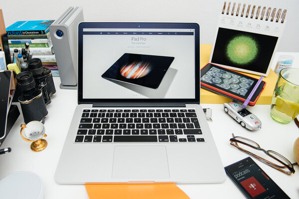 Apple Computers новый iPad Pro, iPhone 6s, 6s Plus и Apple TV
